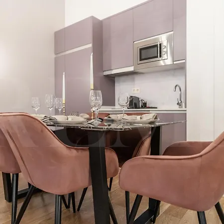 Sophisticated Modern Center By Rems Apartment